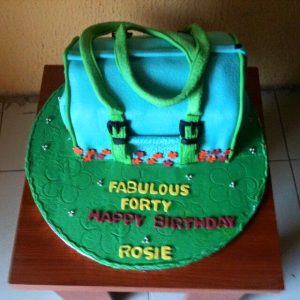 sculpture handbag cake