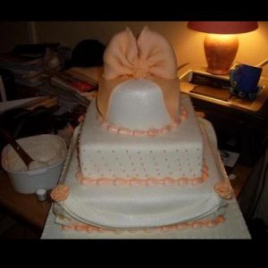 peach wedding cake